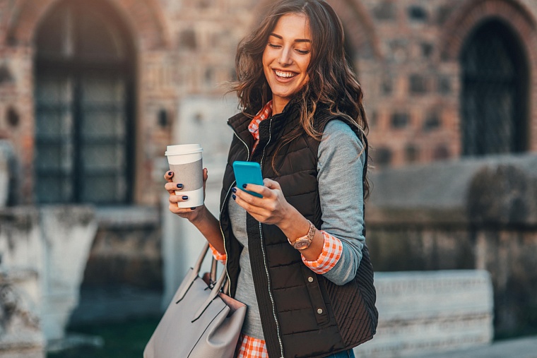 Каждый понедельник жители Тюменской области будут получать подарки от Tele2