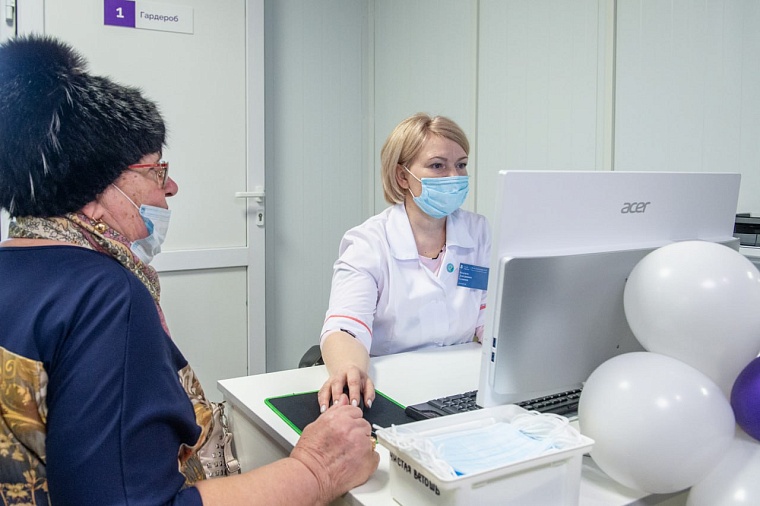 С февраля тюменским медработникам положена новая выплата