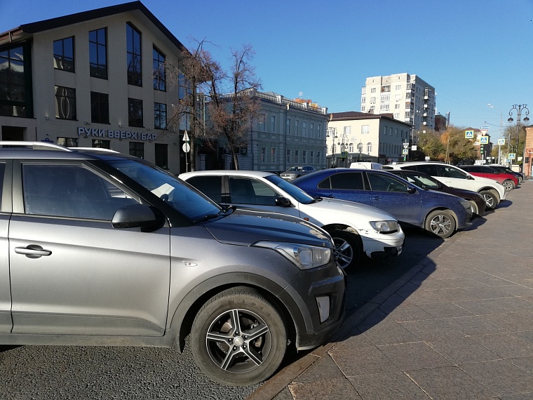 В Тюменской области 90 владельцев машин дороже 10 млн рублей заплатят повышенный налог