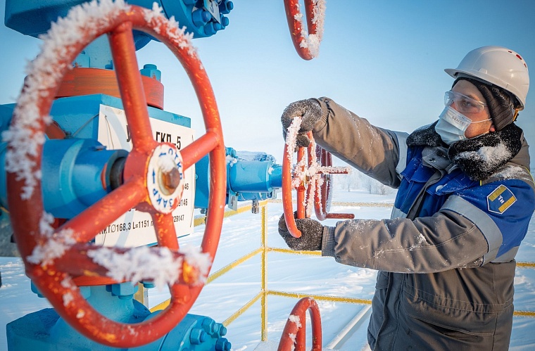 Добыча газа на Уренгойском месторождении ведется при любой погоде.