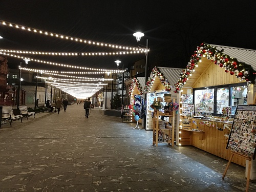 Оборот больше 2 млн рублей в месяц: торговля на улице Дзержинского в Тюмени пользуются популярностью
