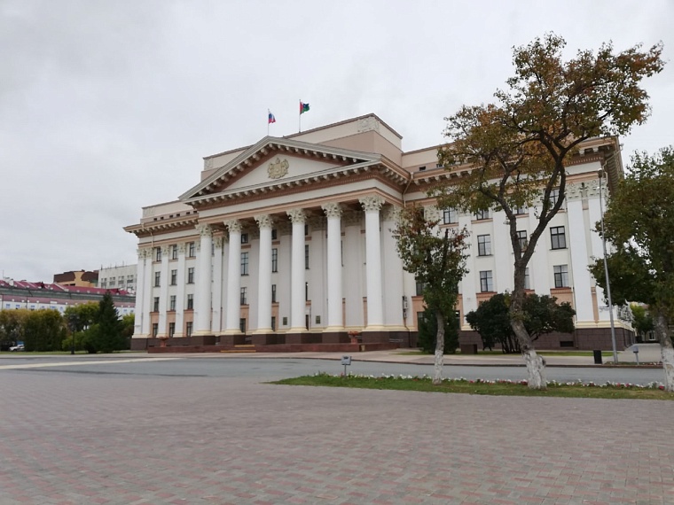 Тюменским чиновникам разрешили закупать для работы более дорогие ноутбуки и планшеты