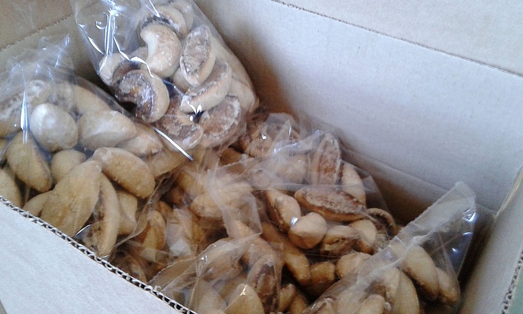 Предприниматель из Ишима угостил губернатора пряниками собственного производства