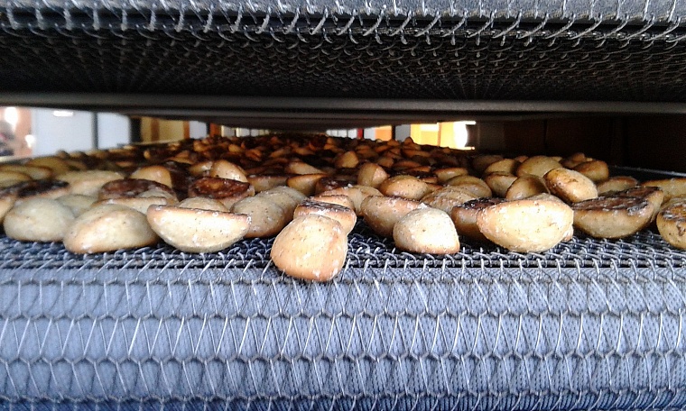 Предприниматель из Ишима угостил губернатора пряниками собственного производства