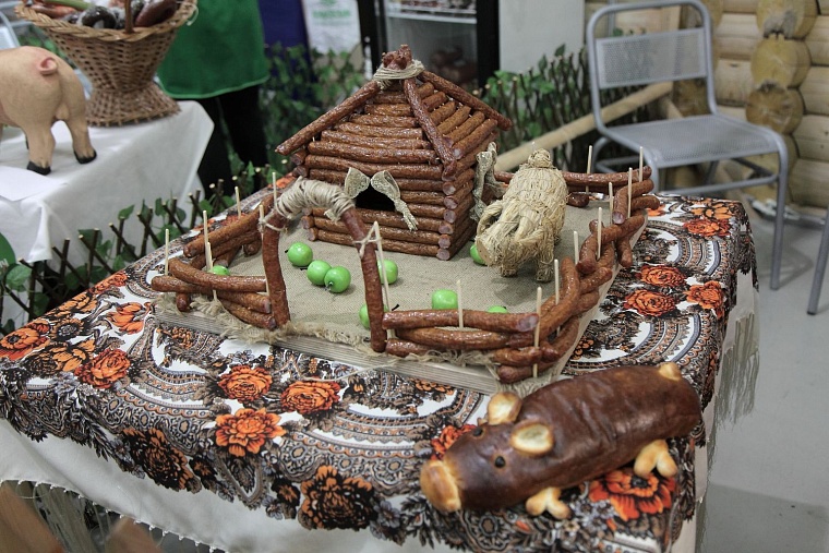 На тюменской выставке «Золотая осень» посчитали цыплят