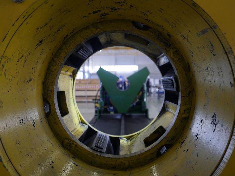 На открытии новой площадки руководитель «СибБурМаша» зачитал стихи в стиле Маяковского