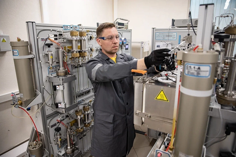 Уникальные разработки: как в Тюменском нефтяном научном центре изучают залежи нефти и газа