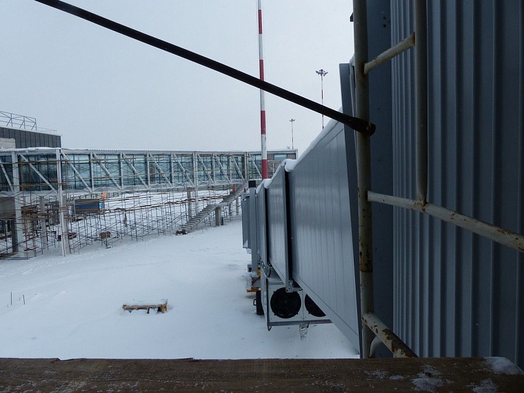 В аэропорту Рощино смонтированы 4 телетрапа