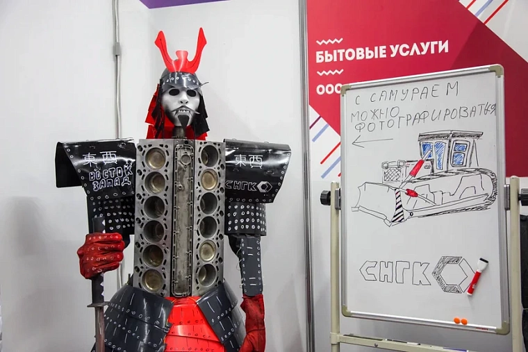 Спорткомплекс «Центральный» в Тюмени превратился в ярмарочную площадку