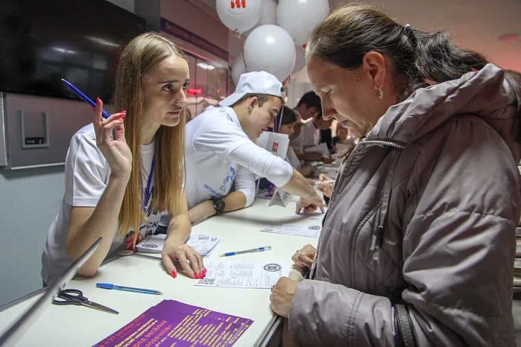 Спорткомплекс «Центральный» в Тюмени превратился в ярмарочную площадку