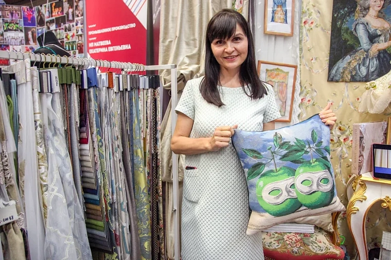 Спорткомплекс «Центральный» в Тюмени превратился в ярмарочную площадку