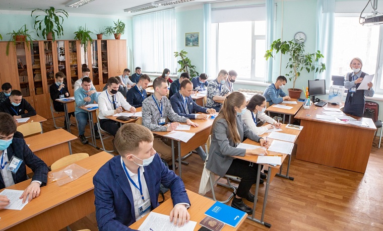 Теоретические испытания направлены на анализ уровня и глубины знаний конкурсантов.