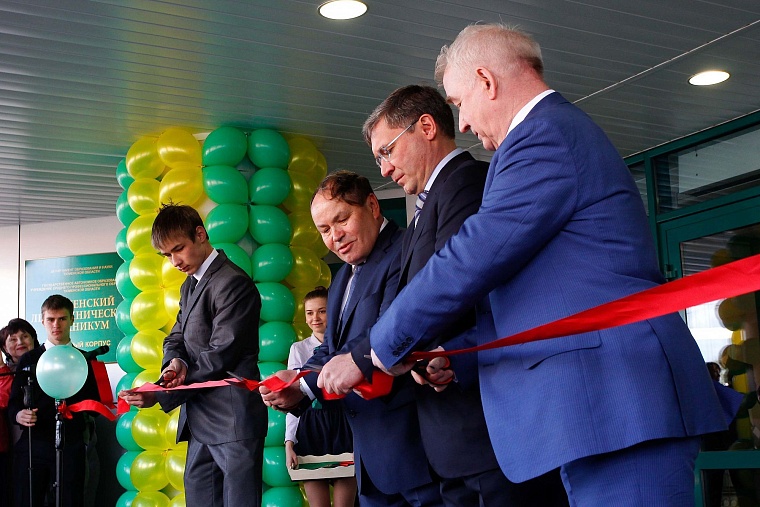 Владимир Якушев: Мы возлагаем серьезные надежды на тюменский лесотехникум