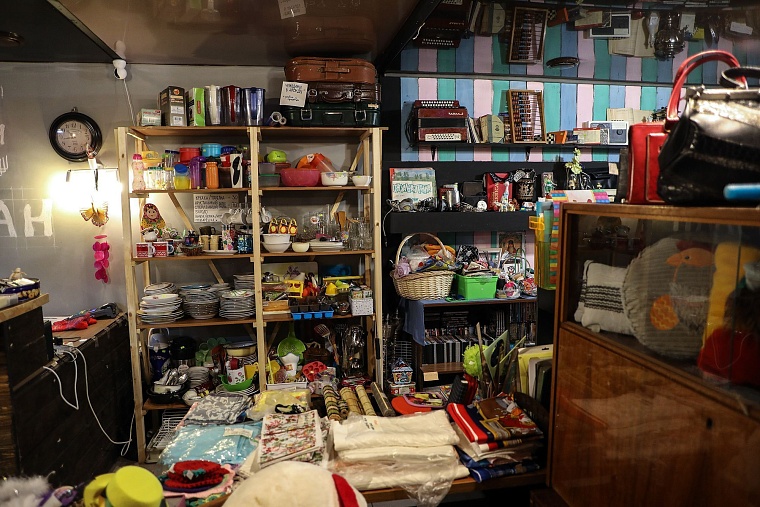 Не в утиль, а в "Чулан": вторая жизнь старых вещей