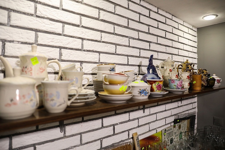 Не в утиль, а в "Чулан": вторая жизнь старых вещей