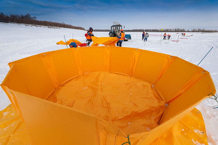 Работники "Транснефть - Сибирь" провели учебную тренировку по ликвидации разлива нефти