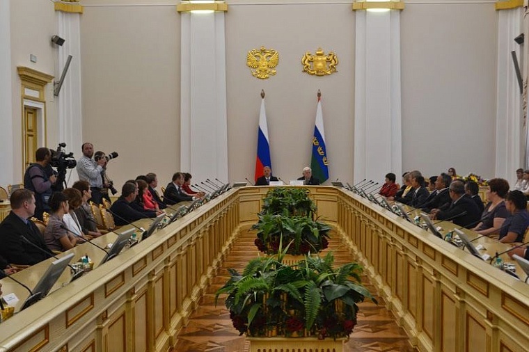 Лучшие сельские поселения, ЛПХ и молодые аграрии получили заслуженные награды