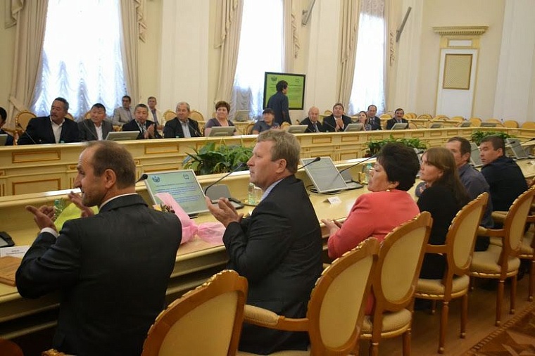 Лучшие сельские поселения, ЛПХ и молодые аграрии получили заслуженные награды