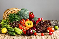 Из-за санкций тюменские рестораторы будут покупать фрукты и овощи у дачников