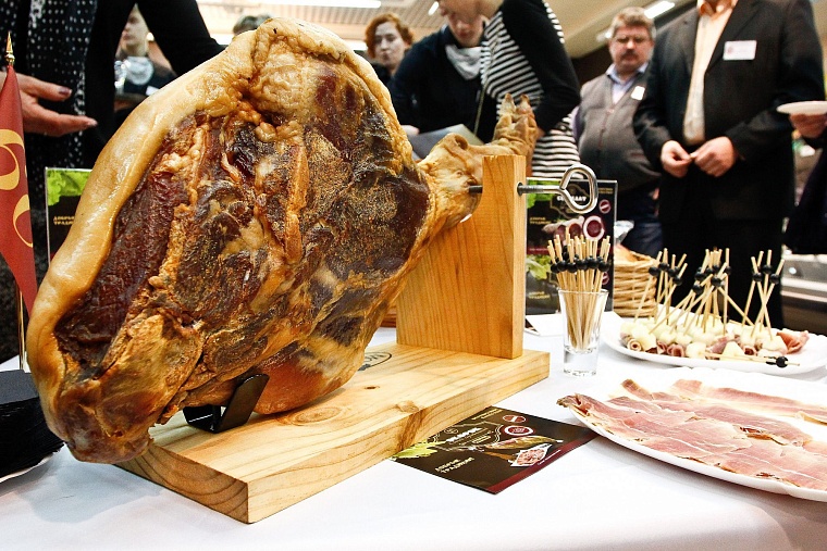 Ялуторовский хамон прошел проверку дегустацией