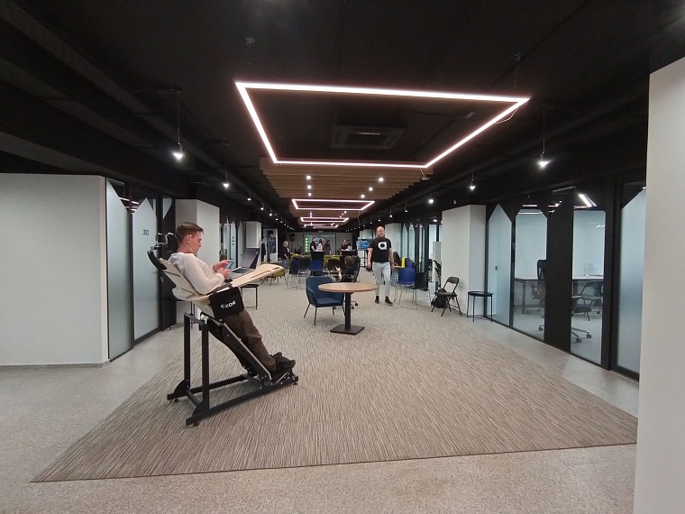 Капсулы для сна, душ и йога: в Тюмени открылся необычный коворкинг