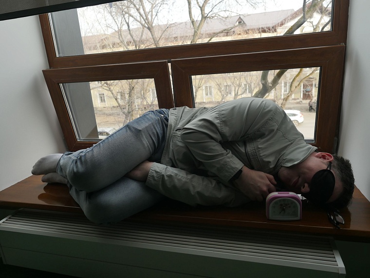 Пока нет капсулы для сна, корреспонденту 