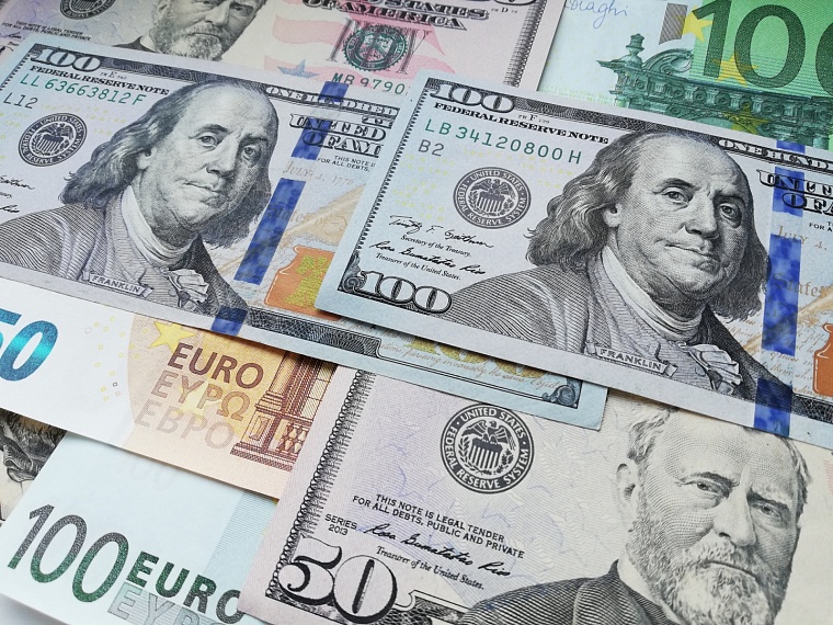 Только треть россиян ожидает рост валюты по отношению к рублю