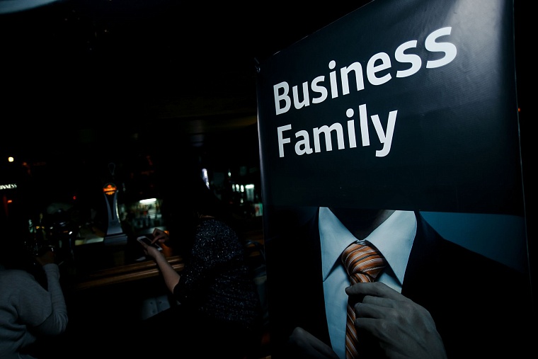 Нетворкинг по-тюменски: деловое общение за барной стойкой