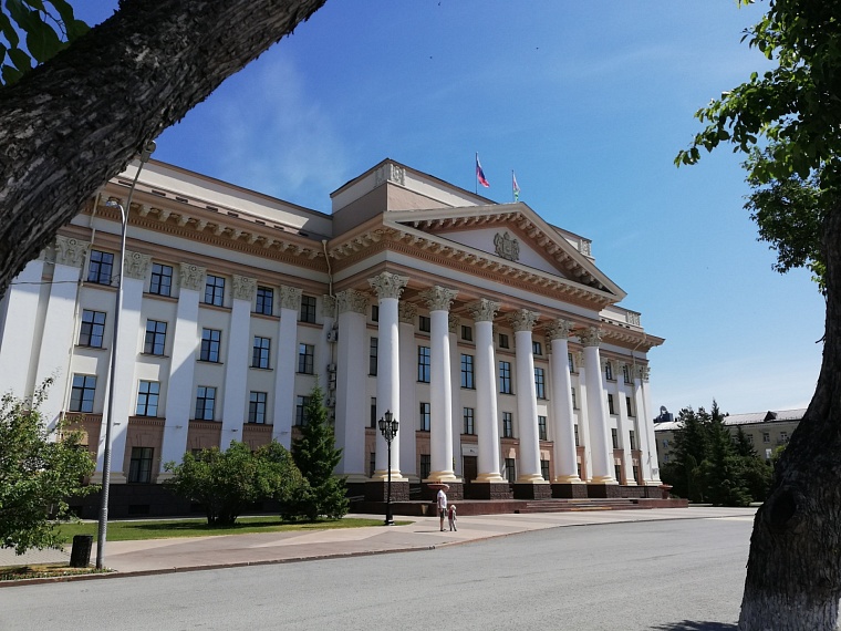 В Тюменской области 80 некоммерческих проектов получат гранты губернатора