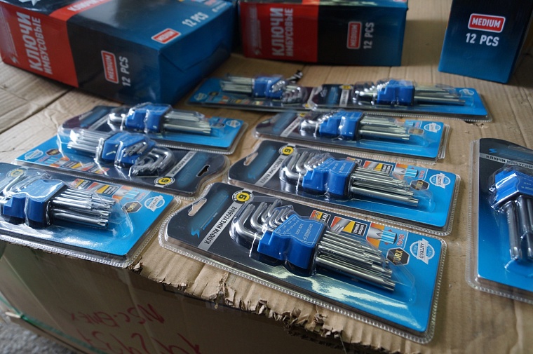 Тюменская таможня передала на СВО изъятые товары