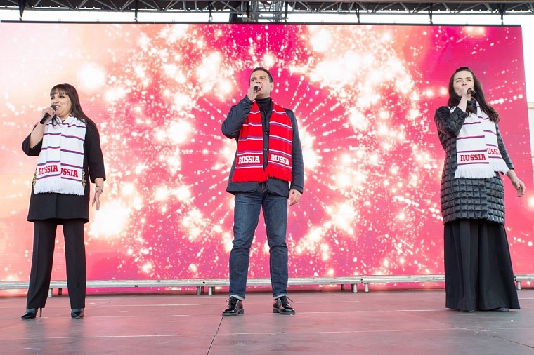 Возьми монету - вернешь после Победы: губернатор Александр Моор заложил новую традицию