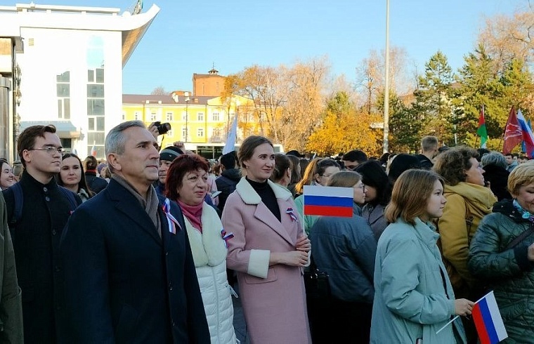 Возьми монету - вернешь после Победы: губернатор Александр Моор заложил новую традицию