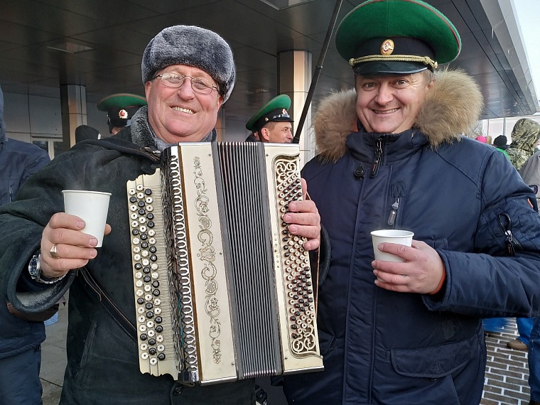 Александр Моор - мобилизованным: Наши мысли и сердца - с вами!