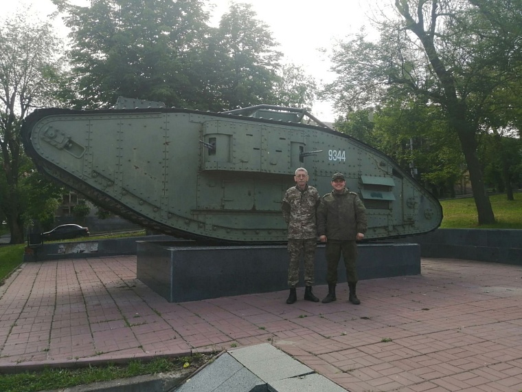 Гуманитарный конвой на Донбасс: записки полковника в отставке