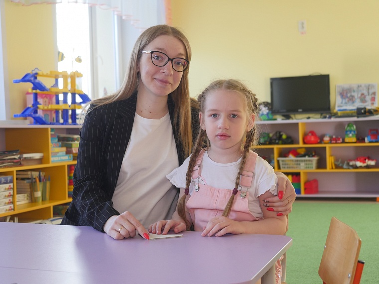 Тюменский боец на передовой получил письмо от девочки из детсада и решил ее навестить