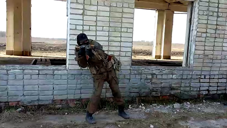 Чтобы выжить: как готовят бойцов на базе ЧВК "Вагнер"