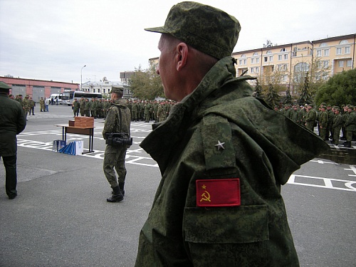 Чем накормят и во что оденут мобилизованных в России