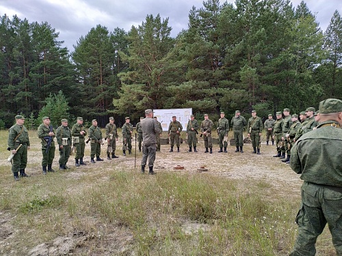 В районе Андреевского озера не смолкают стрельба и выстрелы гранатометов