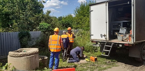 Тюменские специалисты ремонтируют водовод в Краснодоне