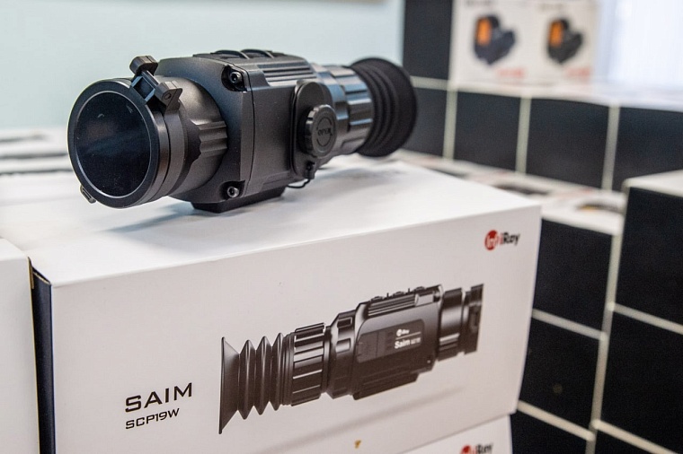 Тюменские подразделения военнослужащих получили тепловизионные и коллиматорные прицелы