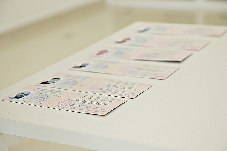 В Тюмени участникам СВО вручили удостоверения ветеранов боевых действий