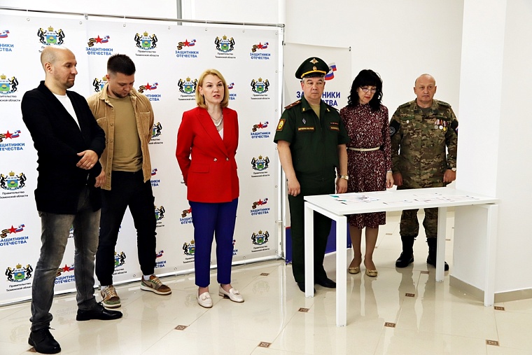 В Тюмени участникам СВО вручили удостоверения ветеранов боевых действий