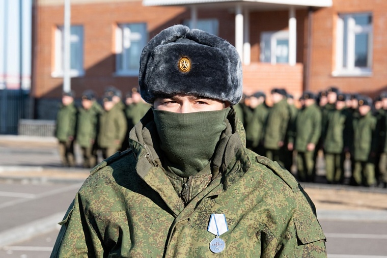 Житель Ямала награжден медалью "За отвагу" за участие в спецоперации