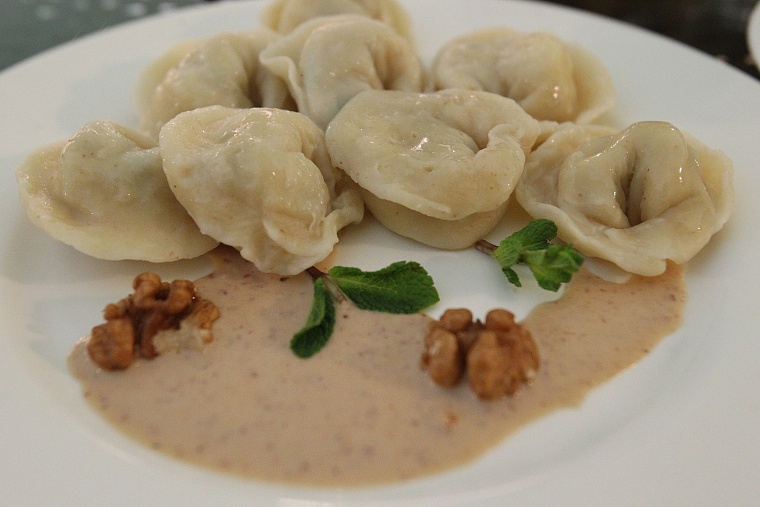 Чтобы поесть пельменей, тюменскому думцу приходилось откапывать дом от снега