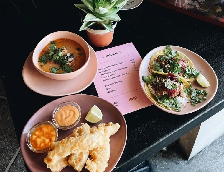 Стритфуд в Тюмени: 5 мест, где поесть фиш-энд-чипс