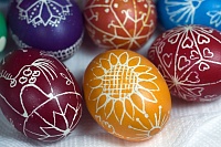Красим яйца на Пасху: 7 простых способов от "Вслух.ру"