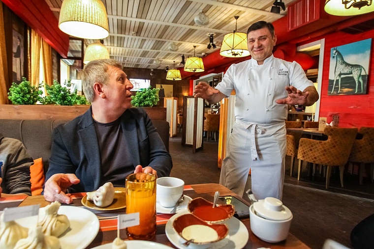 Пельмени из оленины, муксун и нельма: тюменский депутат вернулся в детство