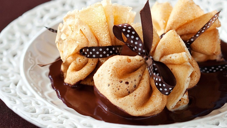 Блины экзотические и в подарок: масленичные акции тюменских кафе и ресторанов