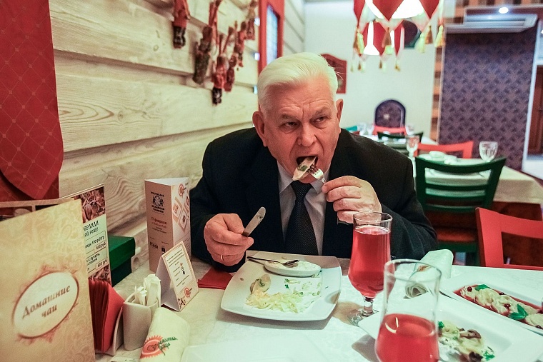 Депутат облдумы лишился пельменей из-за мышей