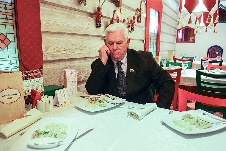 Депутат облдумы лишился пельменей из-за мышей